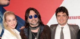 RICCARDO SCAMARCIO TORNA SUL BACIO CON CLIVIA INCORVAIA